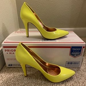BCBGeneration Cielo Pump, Women’s Size 9